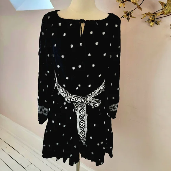 By Together Black and White Dress - Picture 2 of 13